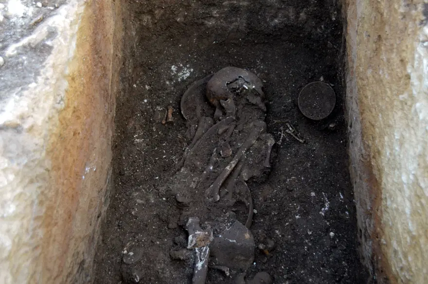 Perre Antik Kenti'nde 1500 yıllık insan iskeleti bulundu 3 Perre Antik Kenti'nde 1500 yıllık insan iskeleti bulundu 3