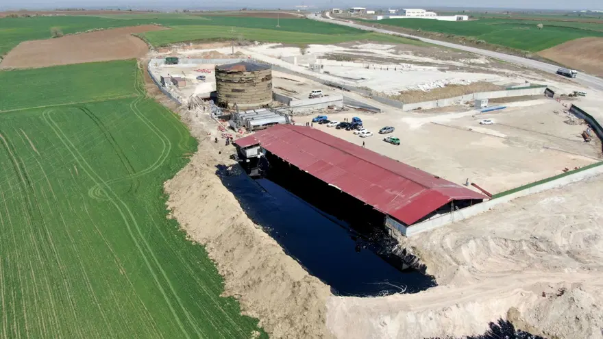 Edirne'de zift dolu havuzun patladığı şantiyenin faaliyetleri durduruldu 5