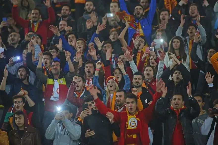 Cimbom İzmir'de kükredi 14