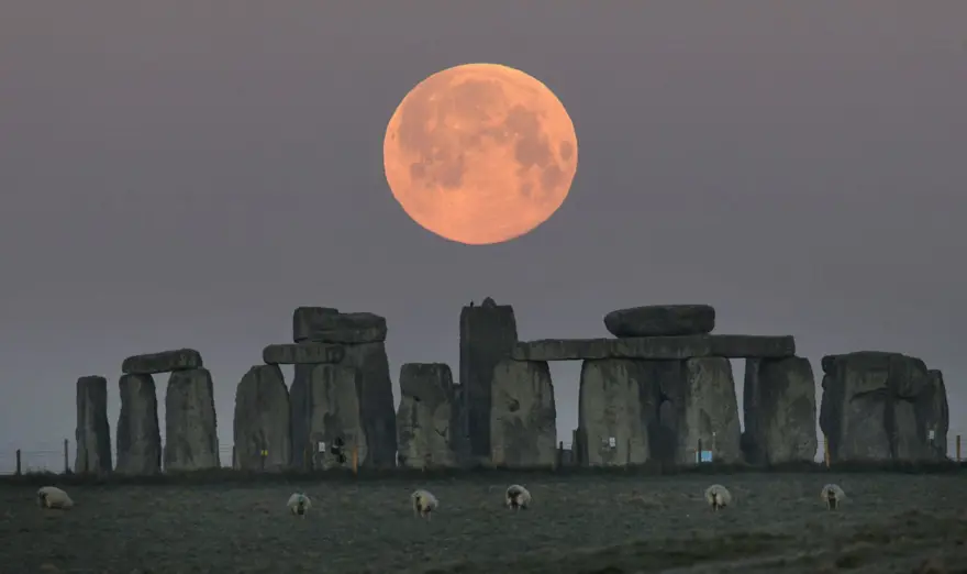 Stonehenge tarihçileri ikiye böldü: 5 bin yıllık taşlar nasıl ortaya çıktı? 5 Stonehenge tarihçileri ikiye böldü: 5 bin yıllık taşlar nasıl ortaya çıktı? 5