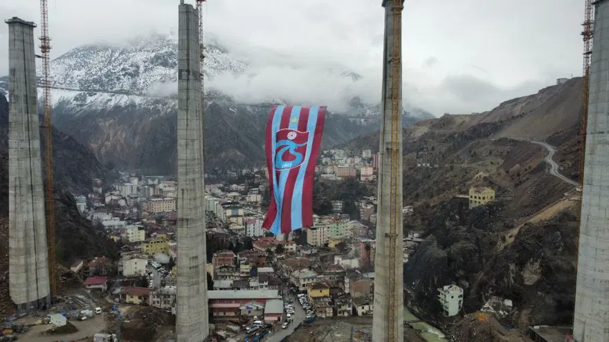 Trabzonspor’un şampiyonluk kutlamaları Artvin'den başladı Trabzonspor’un şampiyonluk kutlamaları Artvin'den başladı