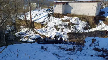 Düzce'de dere yatağına devrilen otomobildeki 4 kişi yaralandı