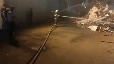 Hatay'da hurdalık alanda çıkan yangın söndürüldü