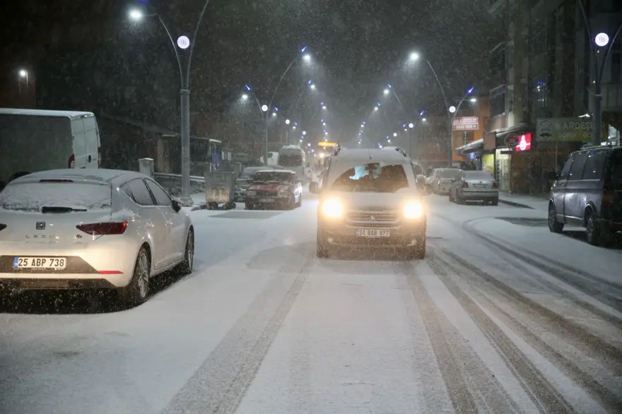 İstanbul'da İzlanda kışı: Kar yağışı etkili oluyor 1
