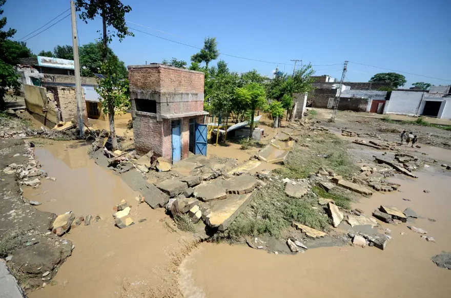 Pakistan'da sel felaketi: Can kaybı bini aştı 14