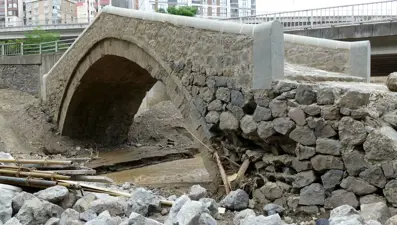 200 yıllık Osmanlı köprüsü, yıkılma tehlikesiyle karşı karşıya: Son selde büyük zarar gördü