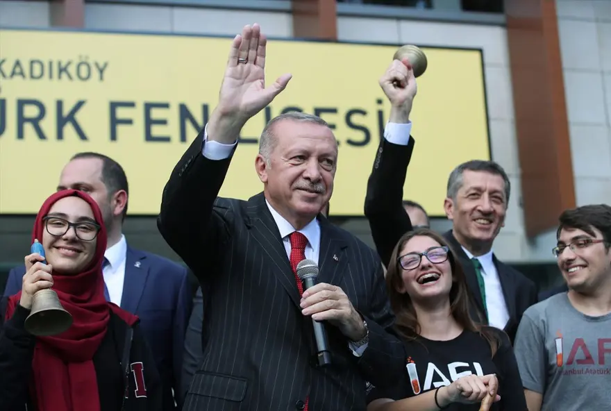 Cumhurbaşkanı Erdoğan: Ders müfredatlarını objektif bir anlayışla yeni baştan hazırladık 2 Cumhurbaşkanı Erdoğan: Ders müfredatlarını objektif bir anlayışla yeni baştan hazırladık 2