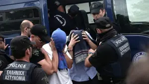 Yunanistan'dan 3 darbeci askere ret