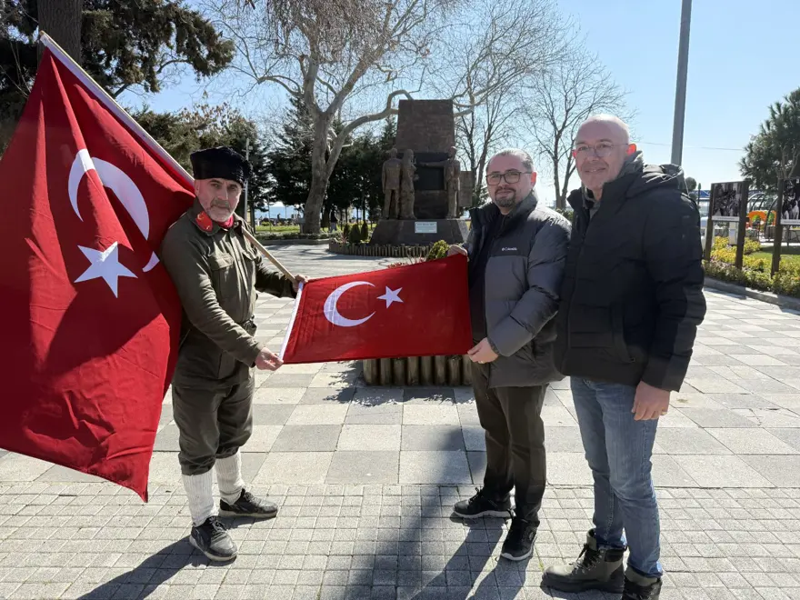 7 yıldır Şehitler için İstanbul'dan Çanakkale'ye yürüyor: 3 gün süren yolculuğun ardından Tekirdağ'a ulaştı 6