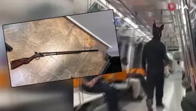 Üstünde tavşan kostümü, elinde tüfekle metroya bindi: Gözaltına alındı
