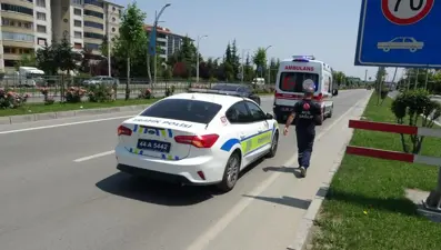 Eşiyle tartışan kadın araçtan atladı