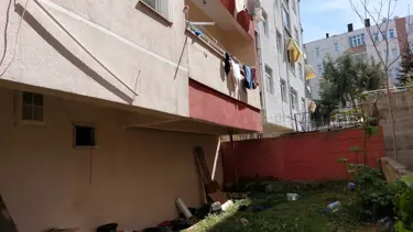 Küçük çocuk balkondan düşüp hastanelik oldu