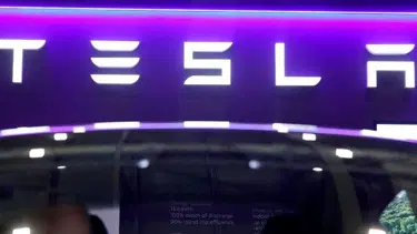 Tesla yolda, protestocular sokakta: Teksas'ta otonom endişesi
