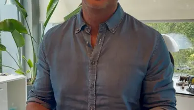 Sadettin Saran, Fenerbahçe Başkanlığı'na aday olmak için gerekli 500 imzayı teslim etti