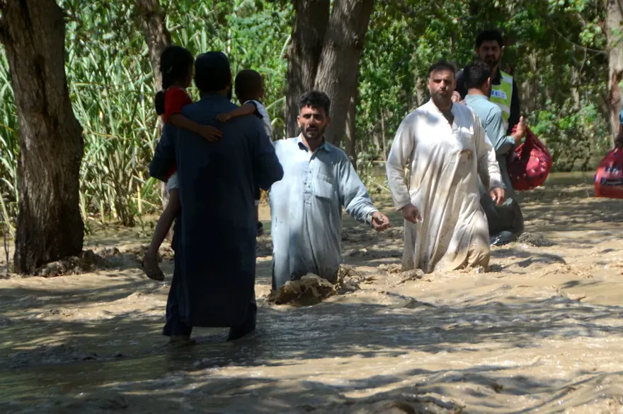 Pakistan'da sel felaketi: Can kaybı bini aştı 1