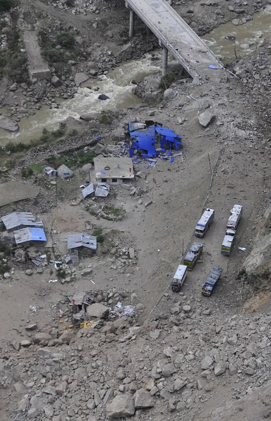 Nepal Başbakanı: Ölü sayısı 10 bine ulaşabilir 21