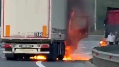 Kuzey Marmara Otoyolu'nda TIR alev alev yandı