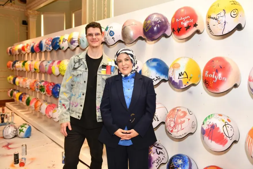 Pop-art sanatçısı Jisbar kişisel sergisiyle İstanbul'da 3 Pop-art sanatçısı Jisbar kişisel sergisiyle İstanbul'da 3