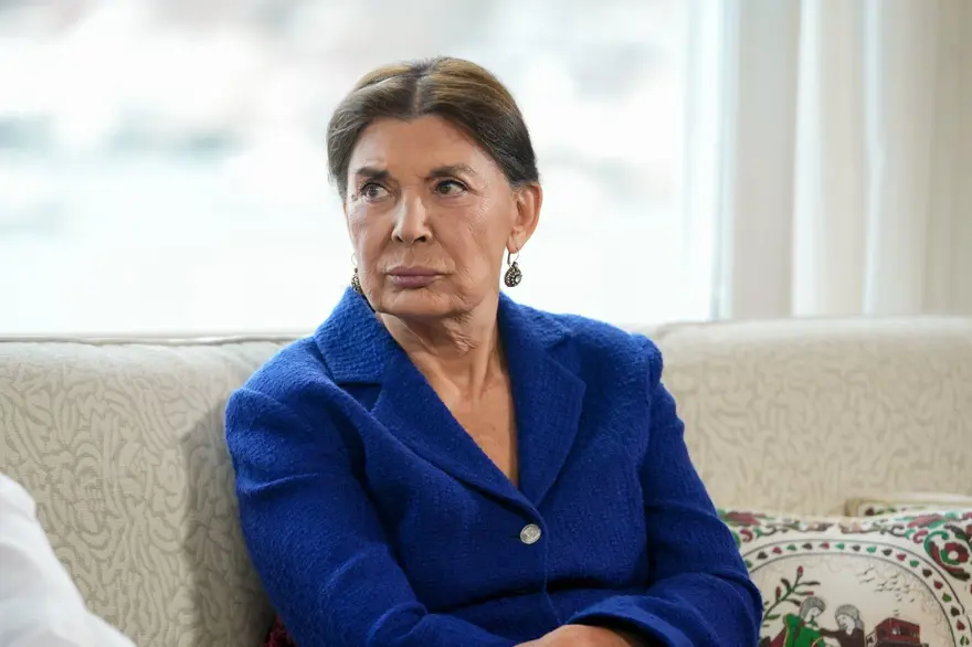 Yalı Çapkını'nda Seyran her şeyi anladı! "Ferit ve Suna tehlikeli sularda yüzüyor" 12 Yalı Çapkını'nda Seyran her şeyi anladı! "Ferit ve Suna tehlikeli sularda yüzüyor" 12