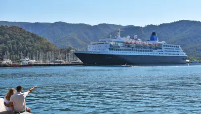 21 ay sonra sezonun ilk kruvaziyer gemisi: 'Blue Sapphire' Marmaris'te