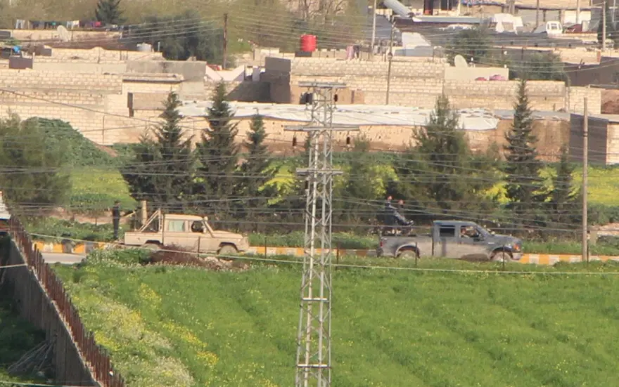 Sınırdaki YPG konvoyu görüntülendi 3