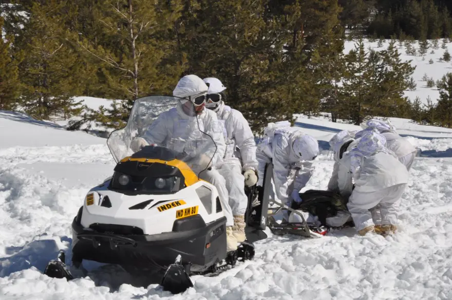 Komandoların 2 bin 200 metre rakımda, eksi 25 derecede zorlueğitimi 34 Komandoların 2 bin 200 metre rakımda, eksi 25 derecede zorlueğitimi 34