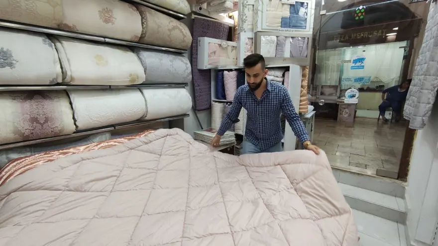 Günde bir tane örüyor, tanesini bin 500 liradan satıyor 8