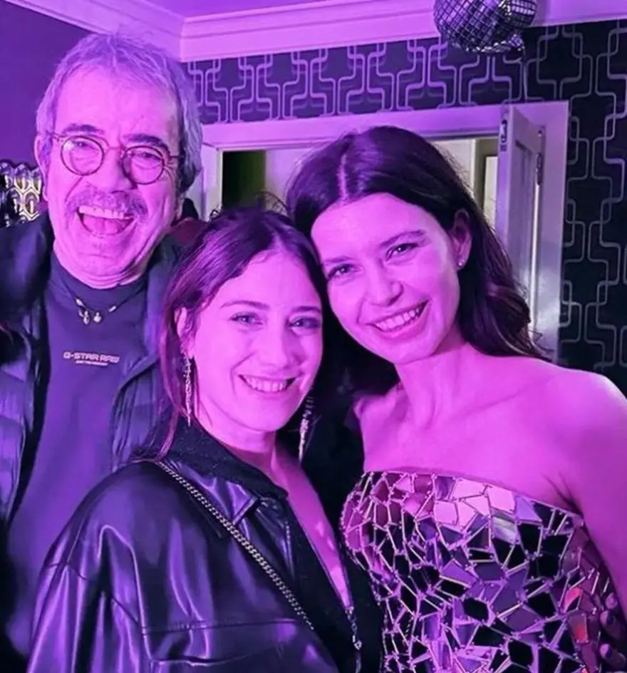 Hazal Kaya, Selçuk Yöntem ve Beren Saat bir araya geldi 3