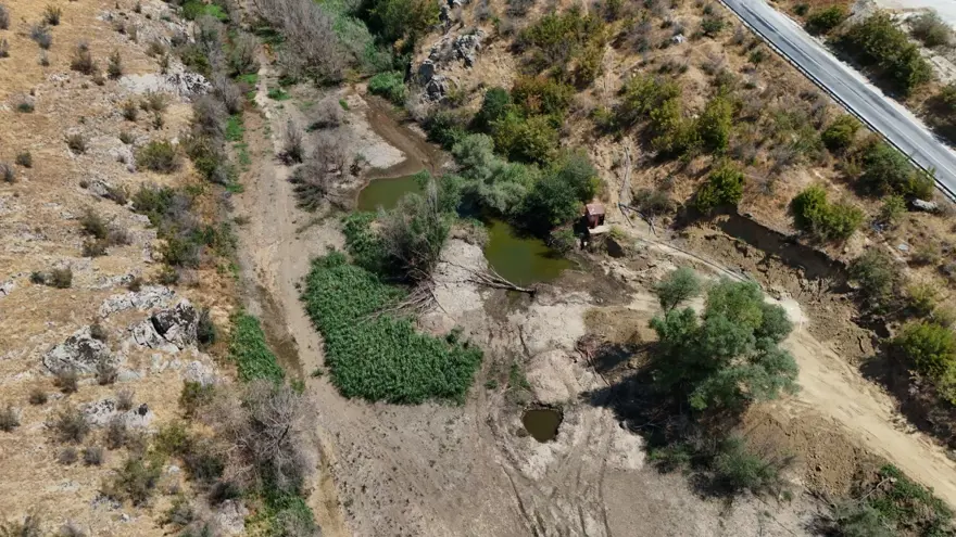Aşırı sıcaklar Teke Deresi'ni susuz bıraktı 2 Aşırı sıcaklar Teke Deresi'ni susuz bıraktı 2