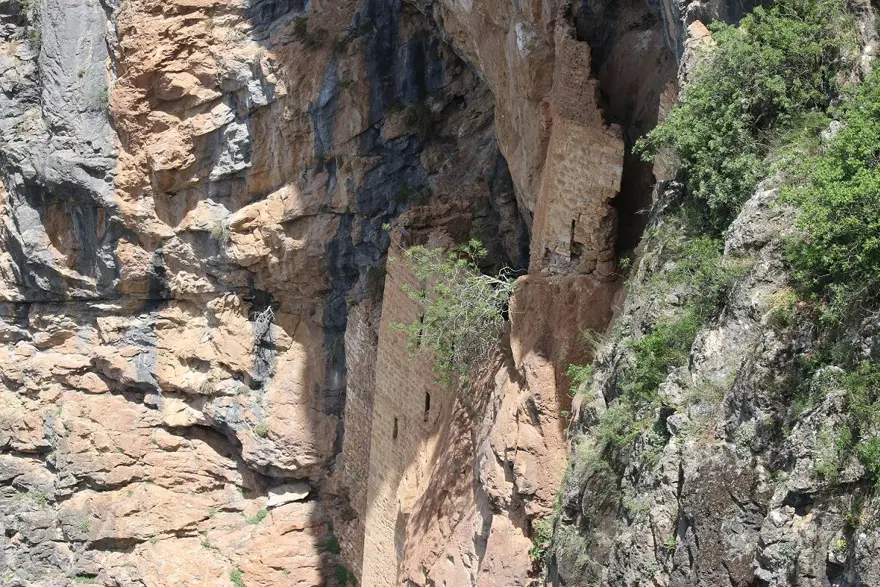 Torosların Sümelası olarak tabir edilen Sin Manastırı, keşfedilmeyi bekliyor 5
