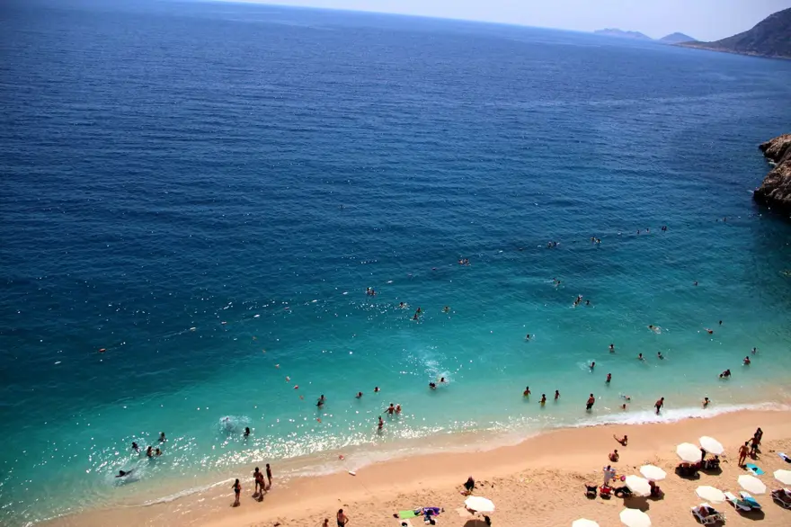Antalya'nın dünyaca ünlü Kaputaş Plajı'na yoğun ilgi 11