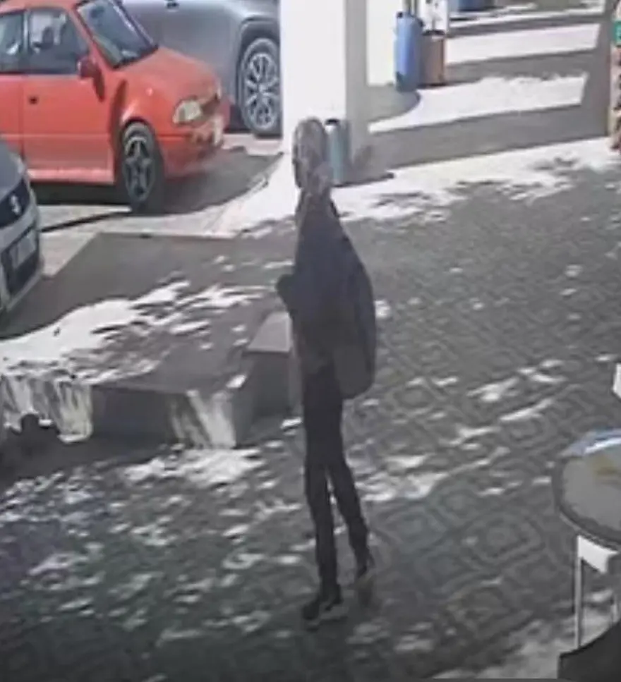 "KEDİYİ KUTUYA KOYUP BİR YERLERE HABER VERDİ" 2