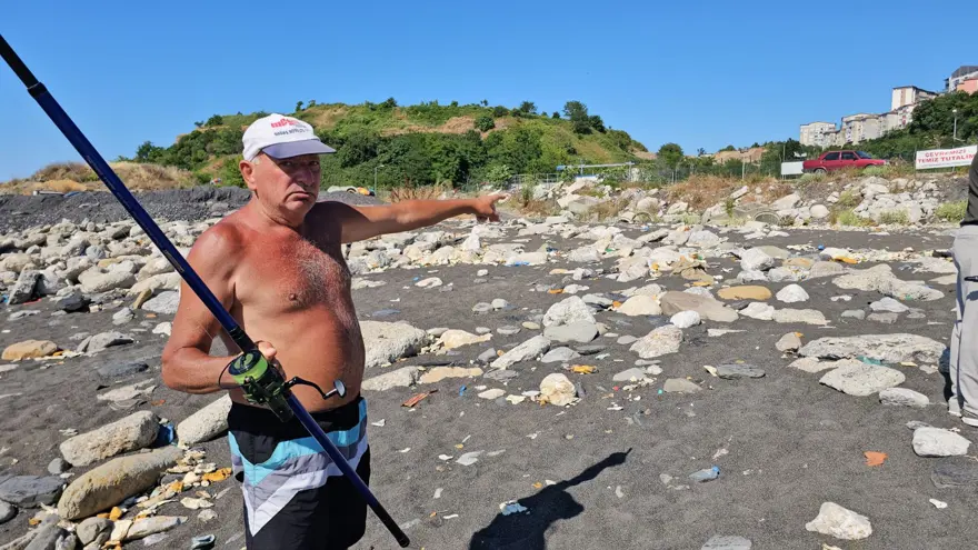 "YERLERDE ŞIRINGALAR, İĞNELER, SERUMLAR OLUYOR" 4 "YERLERDE ŞIRINGALAR, İĞNELER, SERUMLAR OLUYOR" 4