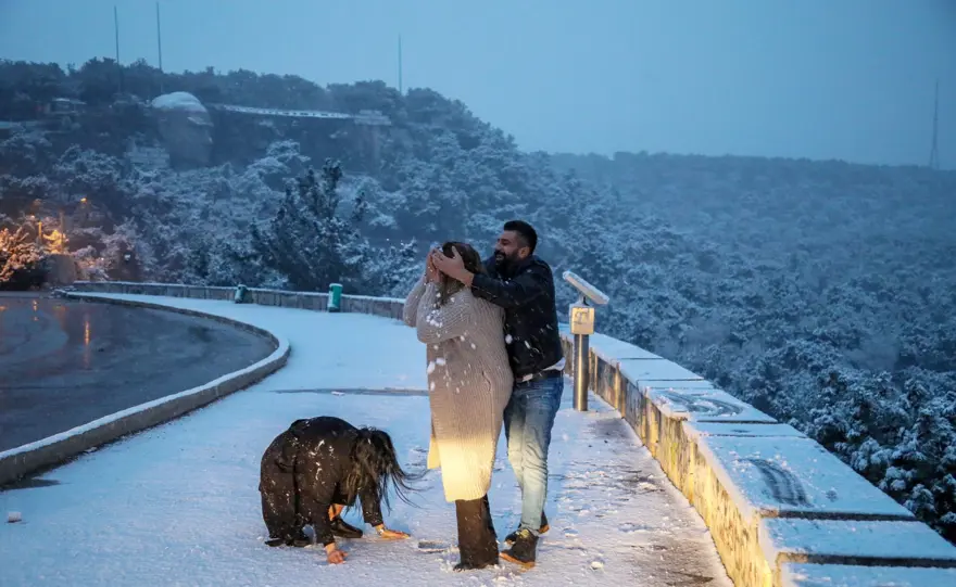 Antalya’ya 29 yıl sonra kar yağdı 2 Antalya’ya 29 yıl sonra kar yağdı 2