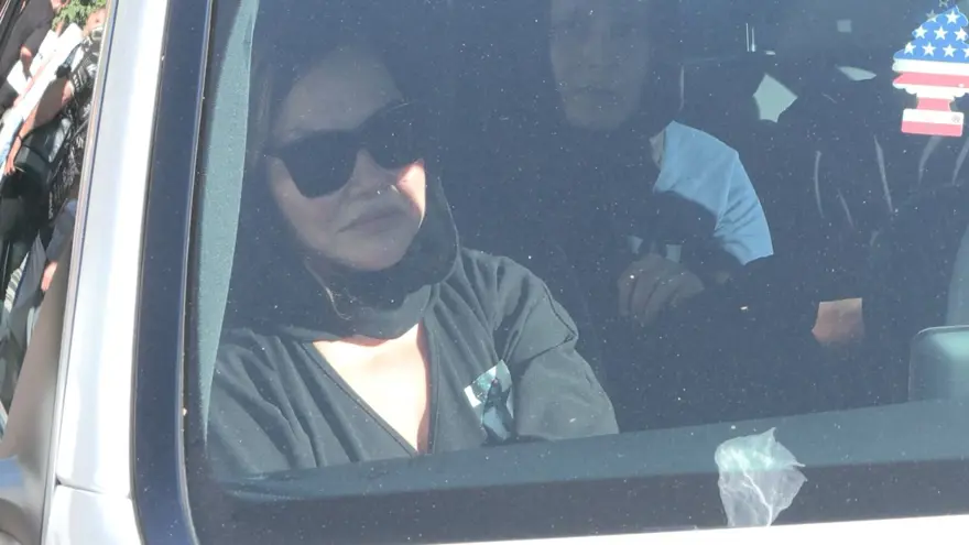 Deniz Seki annesine veda etti 11