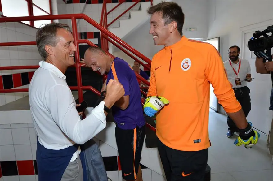 Mancini Galatasaray maçında 3 Mancini Galatasaray maçında 3