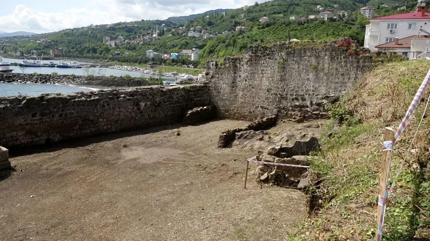 Akçakale Kalesi'nin kalıntıları deniz altından çıkıyor 13