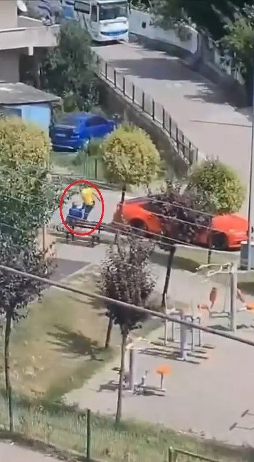 Çocuk parkındaki kavga büyüdü, silahlar çekildi 2