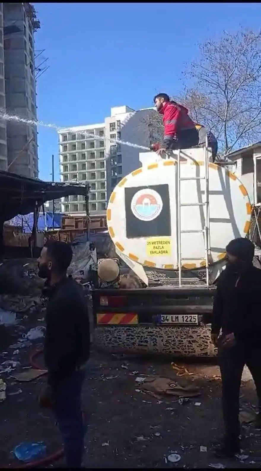 Maltepe'deki geri dönüşüm tesisinde yangın 3