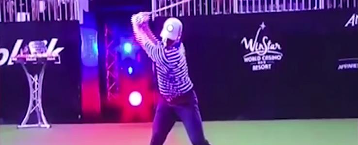 Golf seyircisi neye uğradığını şaşırdı