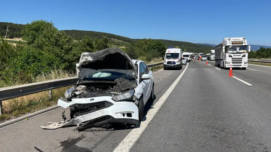 TEM'de alkollü sürücü ortalığı birbirine kattı: Kilometrelerce araç kuyruğu oluştu 