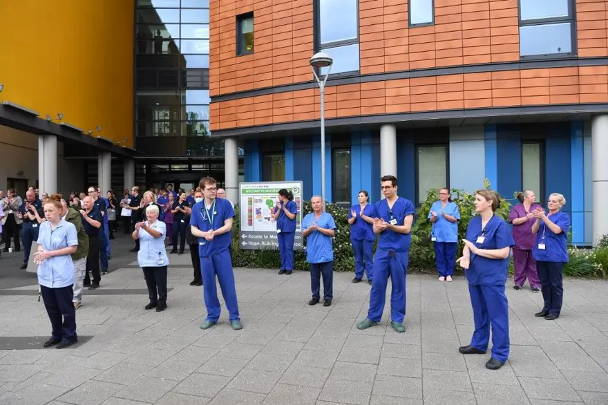 Birleşik Krallık'ta karantina iki hafta önce uygulansaydı 30 bin hayatkurtulabilirdi 