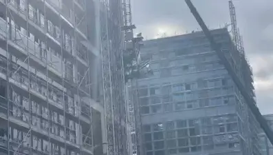 Bahçelievler'de yük asansörü düştü: Yaralılar var