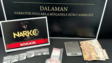 Arabanın farından uyuşturucu çıktı! Amca ile yeğeni tutuklandı