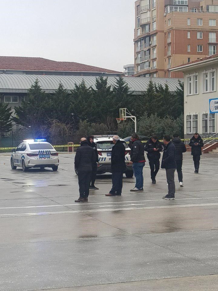 Beylikdüzü'nde site yönetim toplantısında silahlı kavga: Üç kişi yaralandı