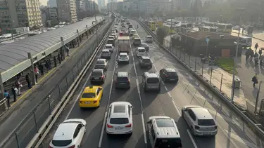 İstanbul'da trafik yoğunluğu yüzde 90'ı buldu
