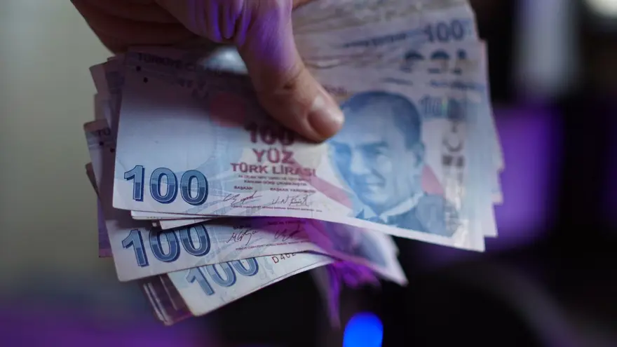22 ay sonra ilk faiz indirimi: Mevduat ve kredi faizleri nasıl etkilenecek? 5 22 ay sonra ilk faiz indirimi: Mevduat ve kredi faizleri nasıl etkilenecek? 5