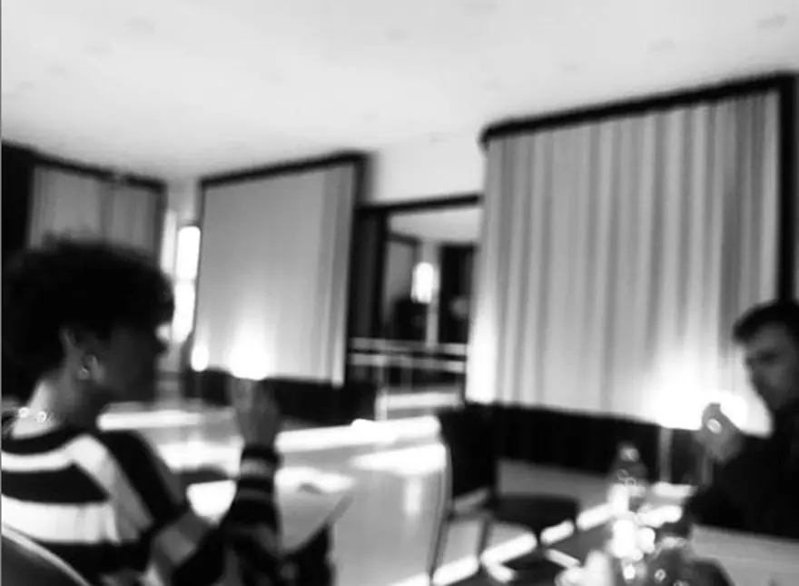 Bergüzar Korel 15 yıl sonra tiyatro sahnesinde (Kızlar ve Oğlanlar) 3