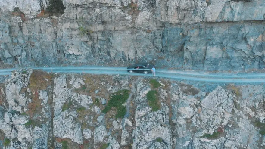 'Dünyanın en tehlikeli yolu' Derebaşı Virajları'ndan geçmek cesaret istiyor 8