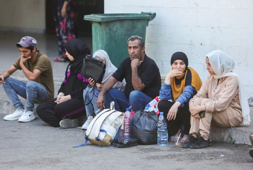 Lübnan'daki Filistin mülteci kampında çatışmalar devam ediyor: 15 ölü, 150 yaralı 8 Lübnan'daki Filistin mülteci kampında çatışmalar devam ediyor: 15 ölü, 150 yaralı 8